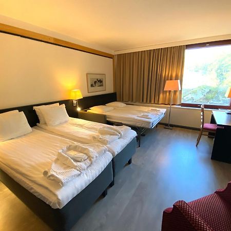 Hotel Korpilampi Esbo Exteriör bild