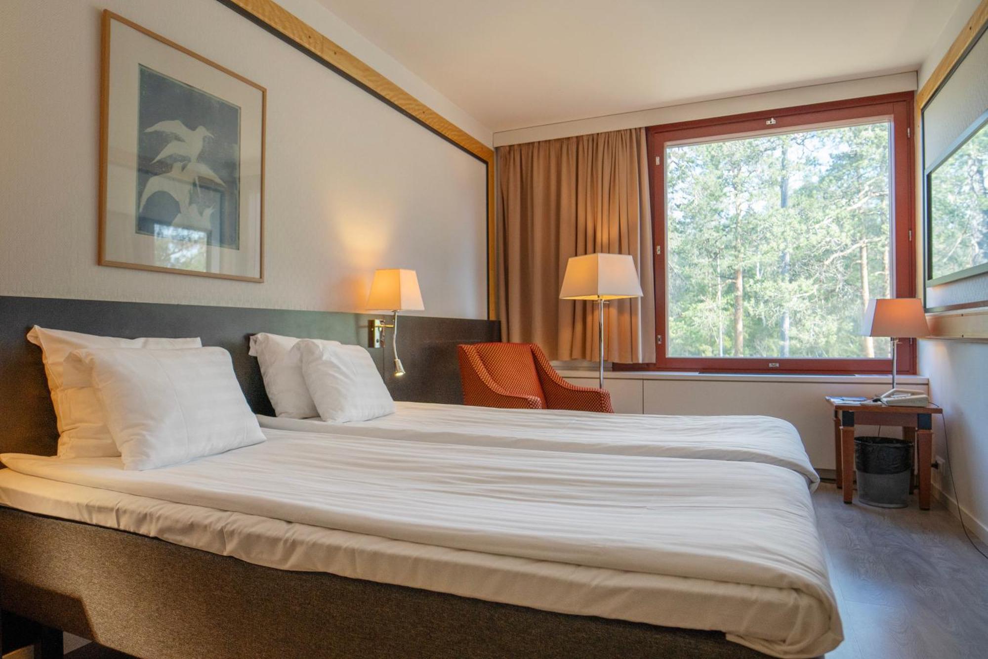 Hotel Korpilampi Esbo Exteriör bild