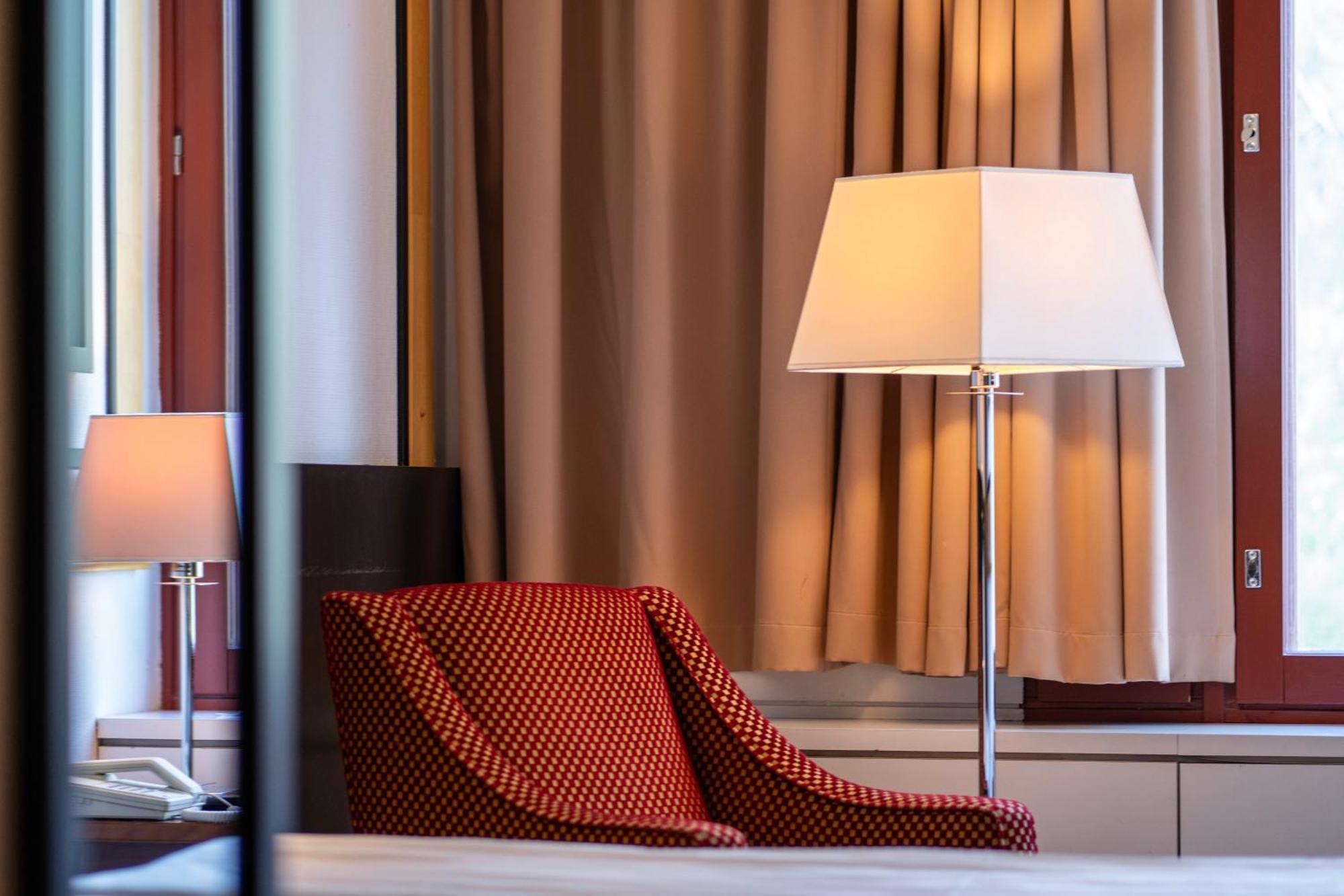 Hotel Korpilampi Esbo Exteriör bild